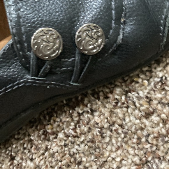 Naturalizer Women’s Black Leather Button Moccasins Shoes - Picture 6 of 8